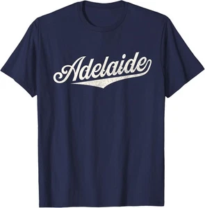 Adelaide Name, Retro Vintage Adelaide Vorname Distressed T-Shirt Hoodie - Bild 1 von 14