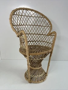 Silla de pavo real de mimbre vintage de ratán muñeca oso de peluche soporte de planta decoración de exhibición - Imagen 1 de 10