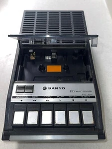 Vintage Sanyo M2522 Cassette Player/Recorder In Good Condition - Picture 1 of 3