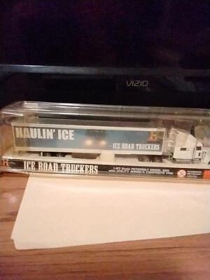 Ice Road Trucker 1:87peterbilt 389 With Utility Trailer  Haulin Ice - Image 1 of 3