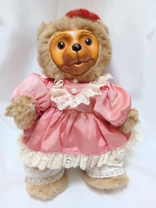 1986 Raikes Bears Puppe rosa Kleid Schleife 15" Vintage bewegliches Holzgesicht GVC - Bild 1 von 10
