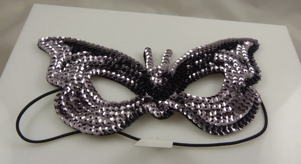 butterfly style eye mask mardigras costume halloween trick or treat  - Image 1 of 1