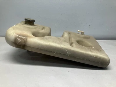 Botella de desbordamiento de radiador Ford L8513 1996-1998 - usada | P/N F6HT8A080BE Foto 1 de 4