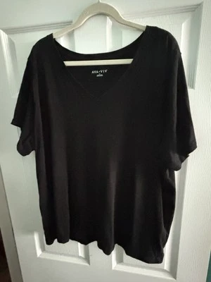Camiseta para mujer Ava & Viv negra cuello en V manga corta pulóver liso talla 2X Foto 1 de 3