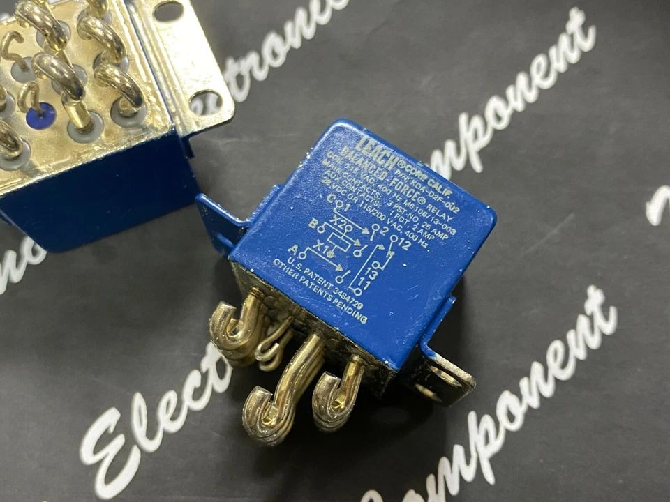 1pcs -  LEACH KDA-D2F-002 28VDC OR 115/200VAC 3PST-NO 25A  Relay - AHX209 - Image 1 of 4