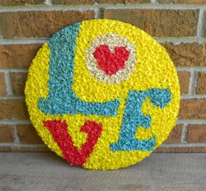 Vintage 13 1/2" Groovy Love mit Herz geschmolzen Kunststoff Popcorn Wandkunst, Hängedeko - Bild 1 von 7