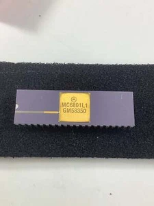 MC6801L1 - MOTOROLA - 8-bit single-chip microcomputer (MCU) - Imagen 1 de 1