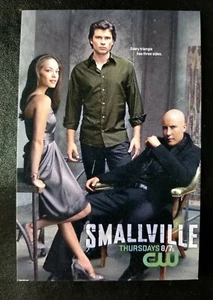 Mini póster impreso promocional de tarjetas postales SMALLVILLE Superman Tom Welling súper raro - R - Imagen 1 de 2