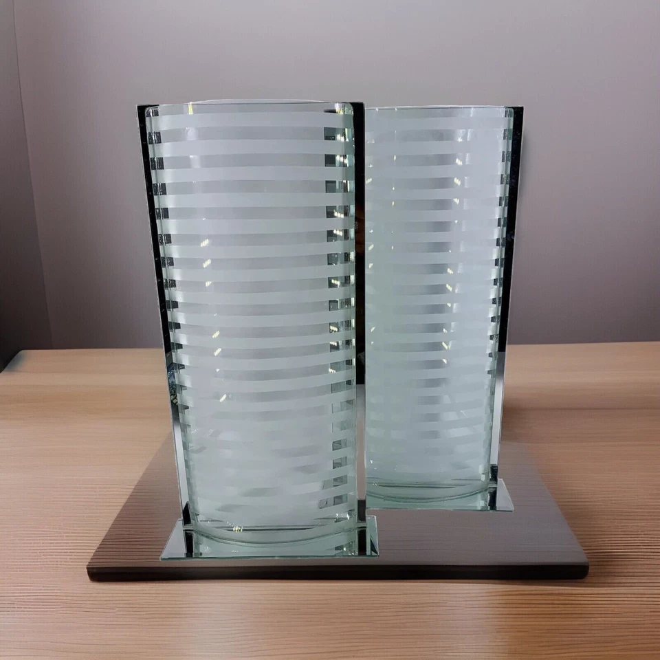 PAR de jarrones esmerilados espejados de 15 pulgadas de alto años 90, vidrio plano, diseño geométrico Miami Foto 1 de 4