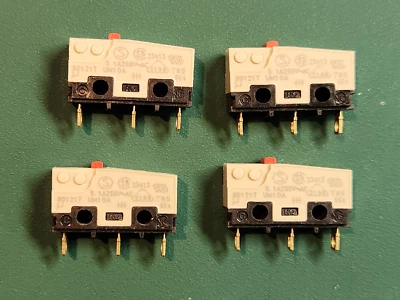 4 Pieces UM10A10A01 SPDT- ON-(ON), Sub mini Pin Plunger switch, 0.1A, 125/250VAC - Image 1 of 4