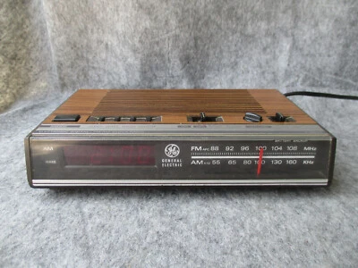 Vintage General Electric Alarm Clock AM/FM Radio Wood Grain GE 7-4624B Tested - Image 1 of 4