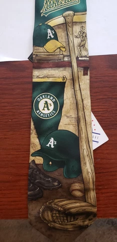 NWT Oakland Athletics A's Men's Neck Tie Baseball Officially Licensed  100% silk Cover