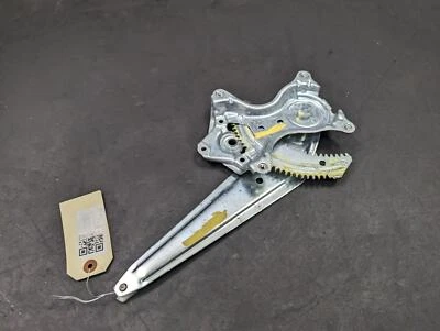 Regulador de ventana de puerta trasera izquierda Toyota RAV4 69804-0R030 2018 - 2016 2017 Foto 1 de 4