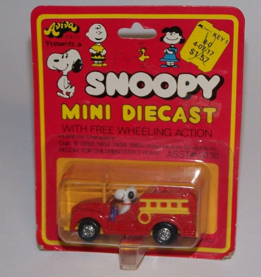 Peanuts Cartoon & TV Character Action Figures Snoopy 1960-1969