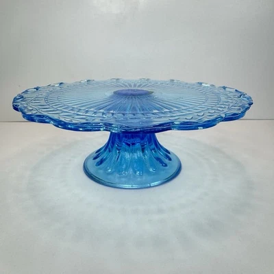 Pedestal vintage soporte para pasteles azul cielo con bordes festoneados usado en excelente estado Foto 1 de 4