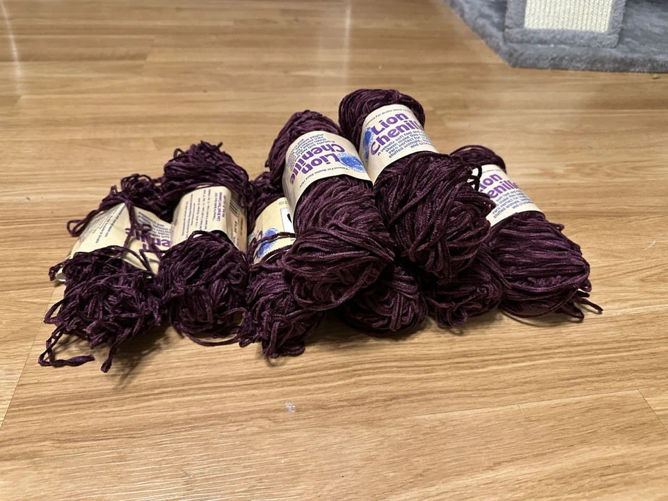 Lote 7+ Fios Marca Leão Chenille Sensations 142 Amora Acrílico Borgonha - Imagem 1 de 4