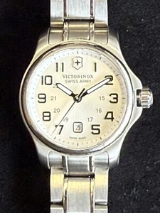241457 Victorinox Swiss Army Woman's Watch Stainless Steel 100m Sapphire Crystal - Picture 1 of 11