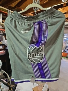 Nike Sacramento Kings NBA Authentic Dri-Fit Spiel Shorts Größe 46 Herren 2XL EUC  - Bild 1 von 21
