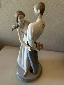 Lladro Figurine 6746 Love’s Little Surprise - Picture 1 of 6