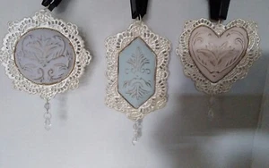 Vintage 2002 Metal y Cerámica 3 Adornos de Navidad Shabby Chic Romántico Pastel - Imagen 1 de 13