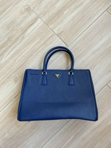 Las mejores ofertas en Medio PRADA Saffiano Lux Tote Bolsas y bolsos para  Mujer | eBay