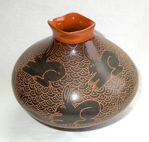 MATA ORTIZ Pottery RABBITS Sgrafitto *Celia Ortega* 6.5 x 5.5  Inch * FREE SHIP* - Picture 1 of 9