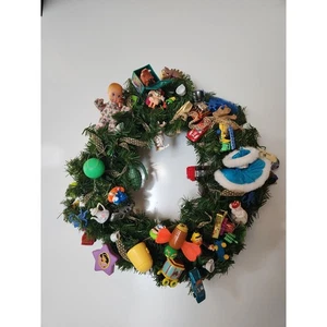 Ghirlanda giocattolo natalizia vintage kitsch decorazione porta nonna fatta a mano 22 pollici - Foto 1 di 2