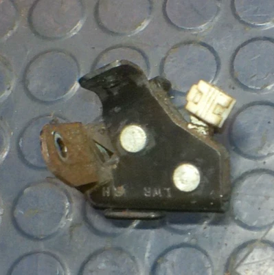 04-2012 Chevrolet Colorado GMC Canyon cabina extendida puerta trasera derecha pestillo inferior Foto 1 de 3