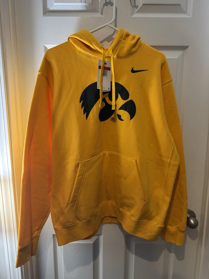 Sudadera con capucha pulóver polar Nike Gold Iowa Hawkeyes Primetime Club para hombre Foto 1 de 3