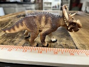 Wild Safari dinosaur Pachyrhinosaurus