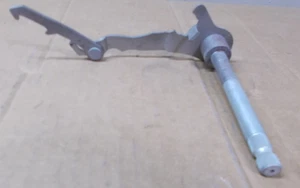 NOS 1965 Honda S65 Gearshift Spindle OEM#24610-035-000 (HO/B10) - Picture 1 of 4