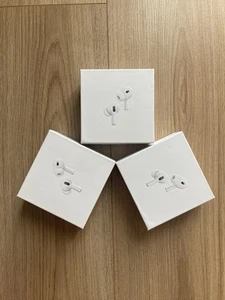Apple AirPro2 (2. Generation) mit MagSafe Ladecase (USB-C) - Bild 1 von 4