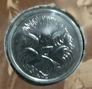 Moneda australiana de cinco centavos 5c 1997 - Equidna - Unc antiguo juego como nuevo - Imagen 1 de 2
