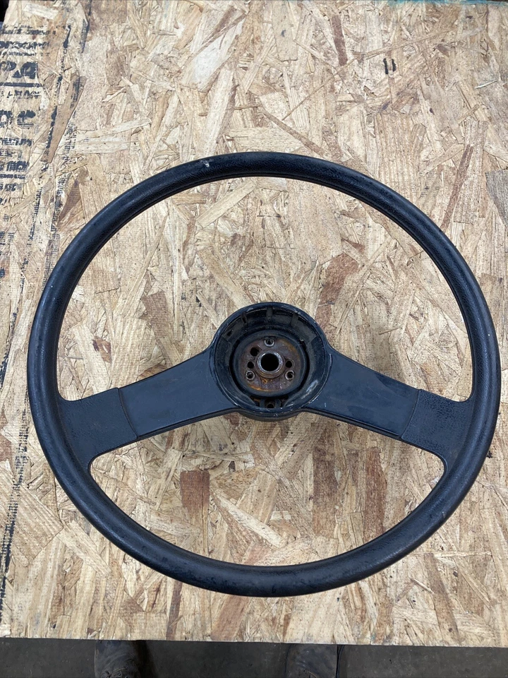 Chevy Chevette Scooter Pontiac T1000 1978-87 volante negro original GM  Foto 1 de 3