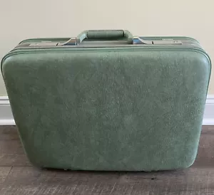 1970’s Vintage Green Hard Shell AIRWAY Suitcase ~23x16x7 - Picture 1 of 15