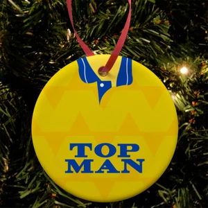 Camicia Leeds 1993 Retro Away Decorazione Albero di Natale Bauble Flat Ceramica Utd - Foto 1 di 1