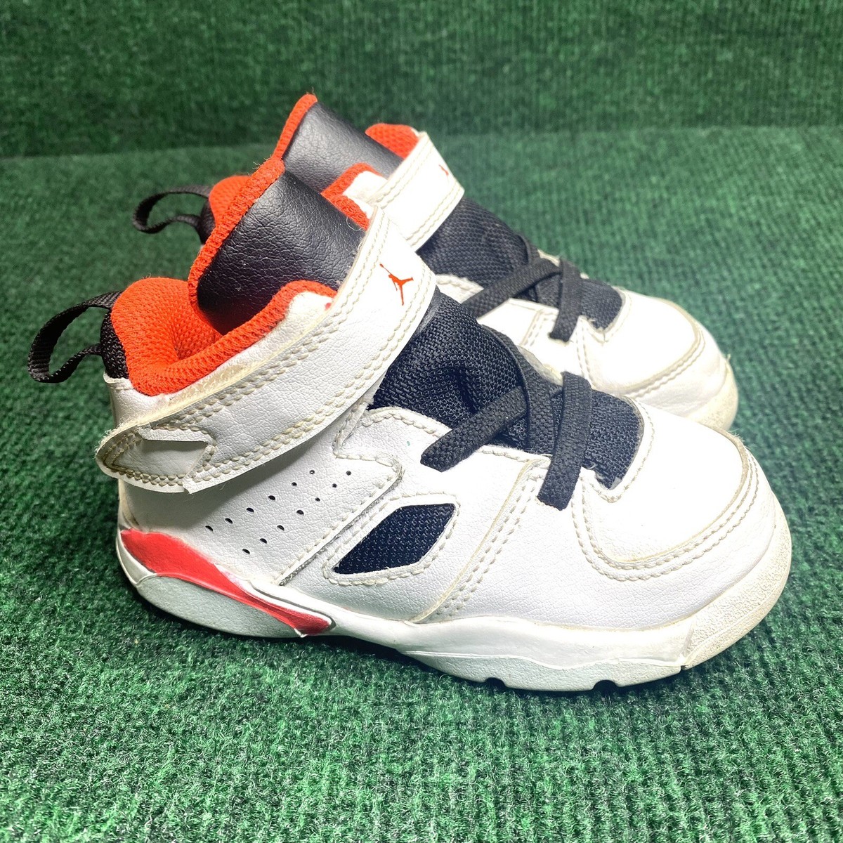 zapatillas jordan con abrojo