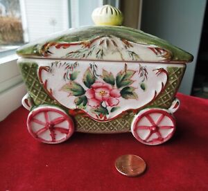 Vintage porcelain Carriage  Made in Japan , Hand Painted