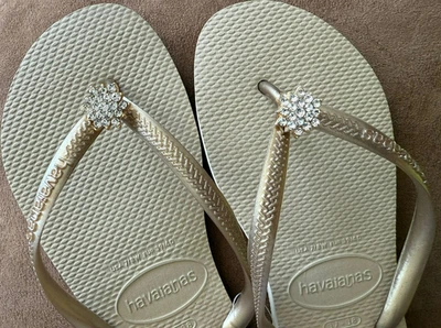 Chanclas Havaianas Slim Mujer con Flor Cristal y Dije Personalizado Foto 1 de 4