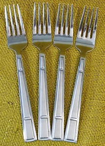 Lot of 4 Pfaltzgraff 18/0 Manhattan Frost - Dinner Forks - Stainless 7 3/4" long - Picture 1 of 4
