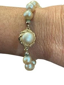 Vintage Nieman Marcus Faux Pearl Bracelet With Gold Toned Clasp 1980s - Picture 1 of 9