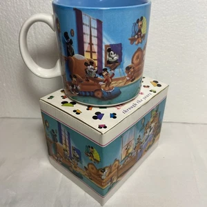 Taza de colección Mickey Mouse a través de los años clásica tienda Disney en caja años 90 nueva - Imagen 1 de 9