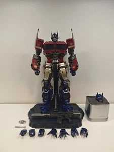 Threezero DLX Bumblebee Optimus Prime + Upgrade Kit - Foto 1 di 7