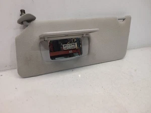 2002-06 Toyota Camry Drivers Left Sun Visor W/O Light W/ Sunroof *Gray* - Bild 1 von 6
