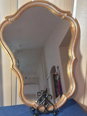 Espejo de madera dorado 1940 de un sobreviviente de Holocast de la Segunda Guerra Mundial Foto 1 de 4