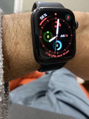 Apple Watch Series 5 GPS 44mm Caja de Acero Inoxidable en Plata y Correa... - Imagen 1 de 4