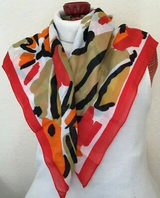 HERMOSA BUFANDA COLOR VIBRANTE POR DISEÑOS SINFÓNICOS HECHA EN ITALIA Foto 1 de 4