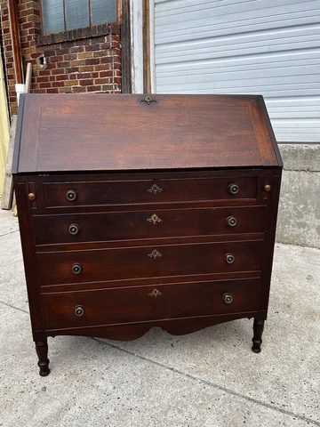 A Very Fine Sheraton Walnut Slant Front Desk, Pennsylvania, Circa 1820's Cover