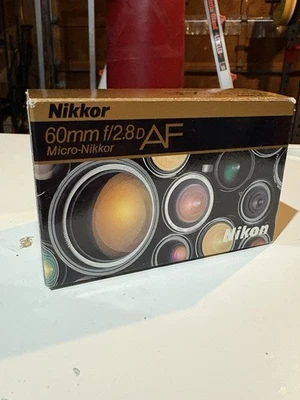 Nikkor Nikon69mm F2.8 D AF Micro CAJA SOLAMENTE. SIN LENTE Foto 1 de 3