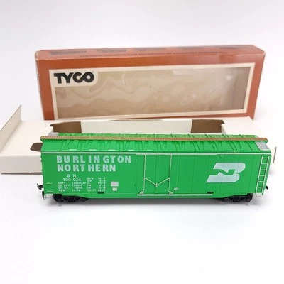 Tyco Green Burlington Northern BN Hopper Box Car HO Scale Electric Model Train - Image 1 of 4